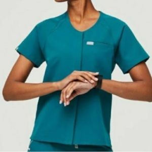 Figs Pacific Blue Tela - Classic Scrub Top - S / Pacific Blue